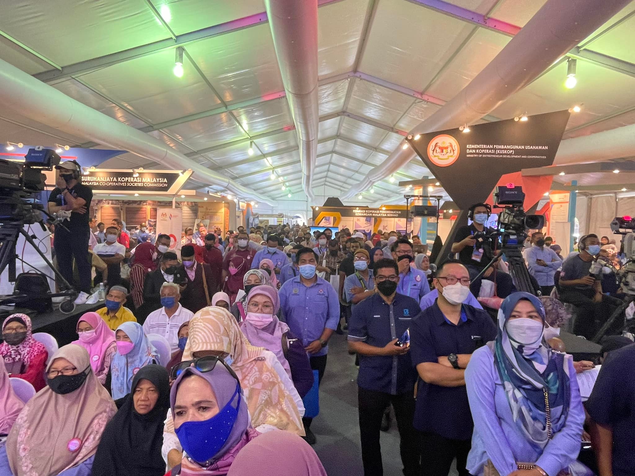 5812100758804625 6929809683485334659 n