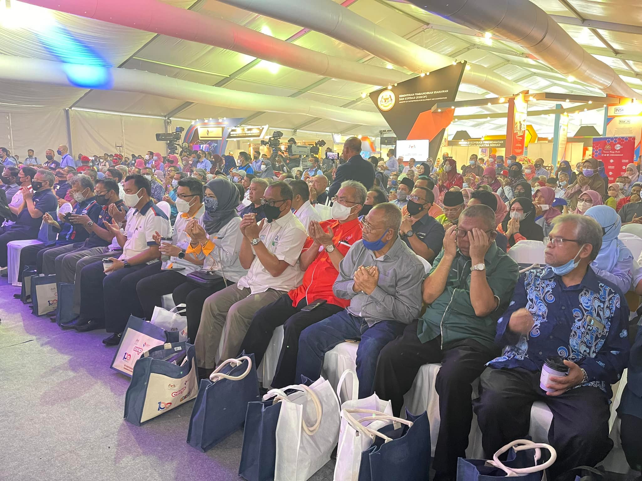 5812101202137914 2276905846290432934 n