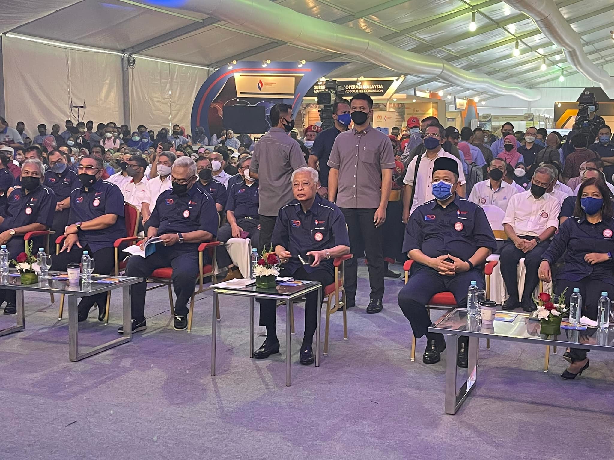 5812100848804616 8601443993738361762 n